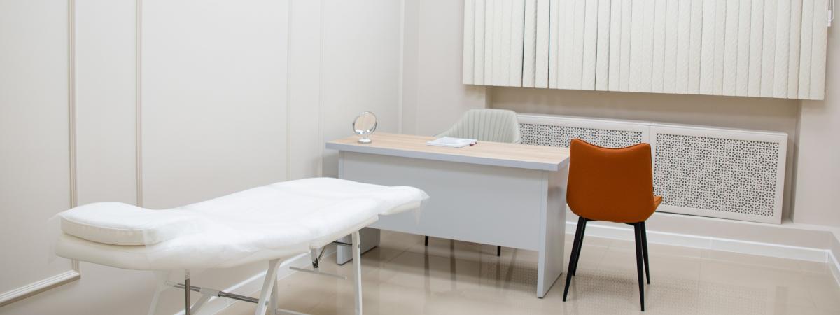Desk and treatment table 